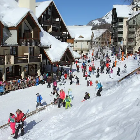 Espaces Vacances Ternelia Les Cristaux 오즈